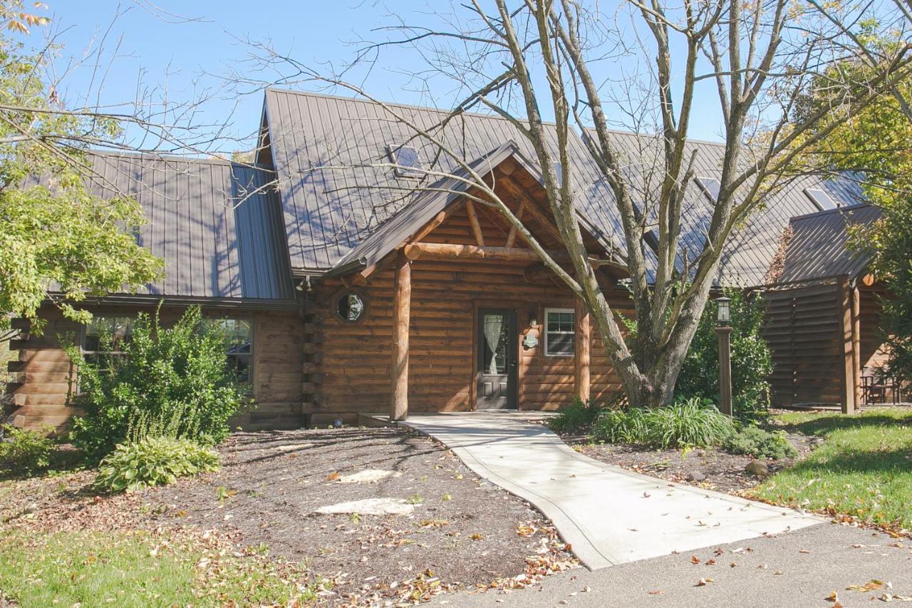 Hummingbird Haven Cabin By Amish Country Lodging 베를린 외부 사진
