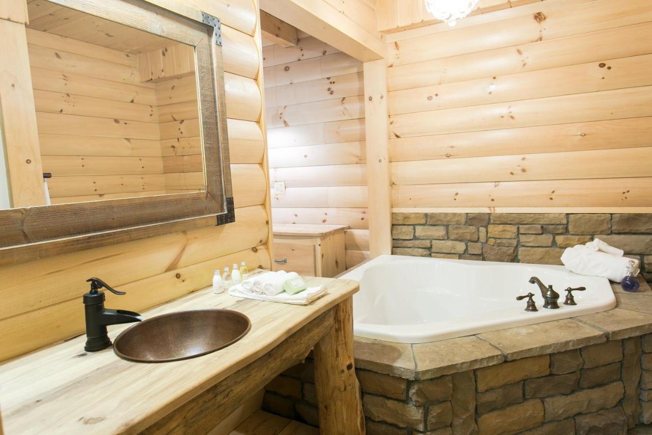 Hummingbird Haven Cabin By Amish Country Lodging 베를린 외부 사진
